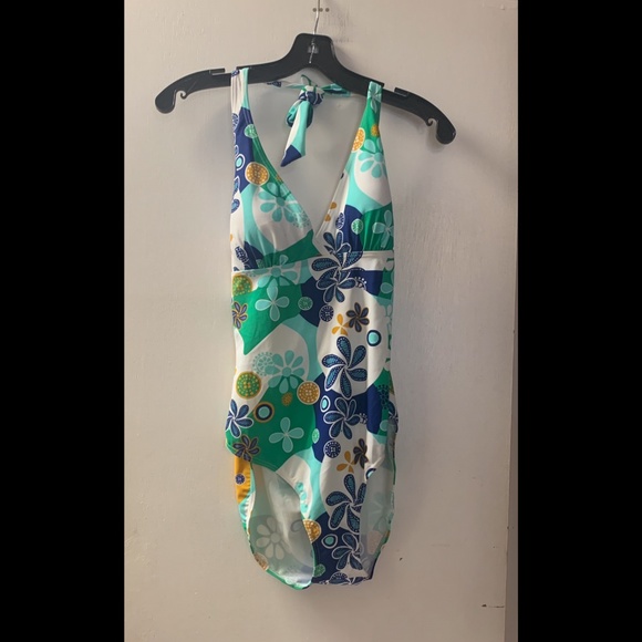 🌟Halter Swimsuit - Picture 1 of 3